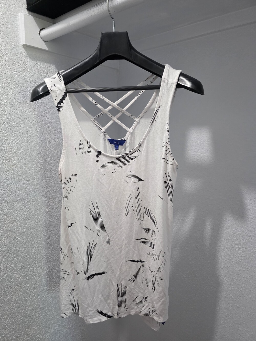 Women's M White And Black Tank Top